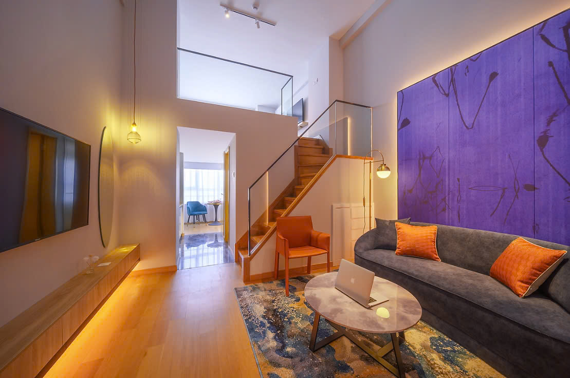 nội thất phòng khách có cầu thang cách bố trí phòng khách có cầu thang