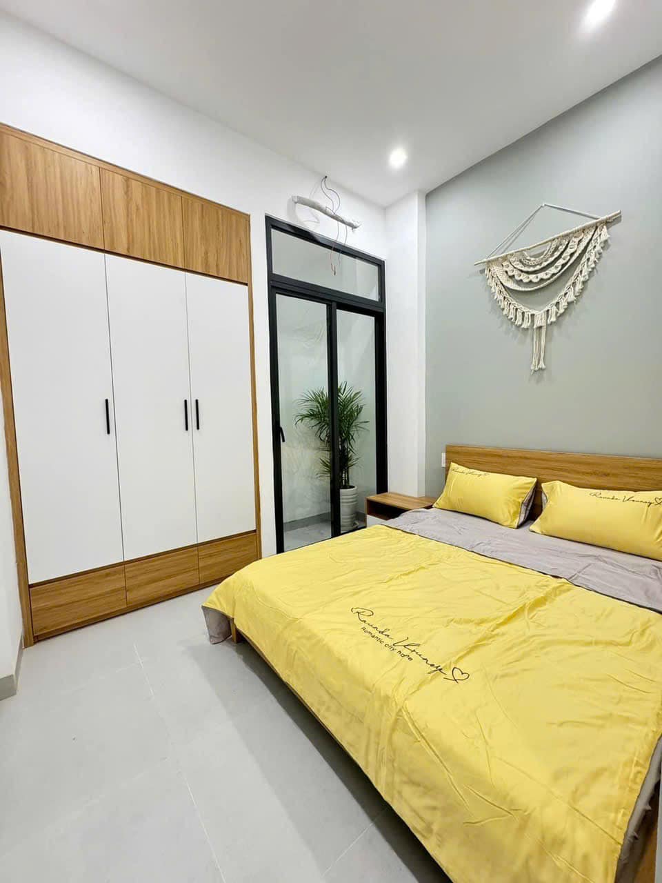 phòng ngủ màu trắng