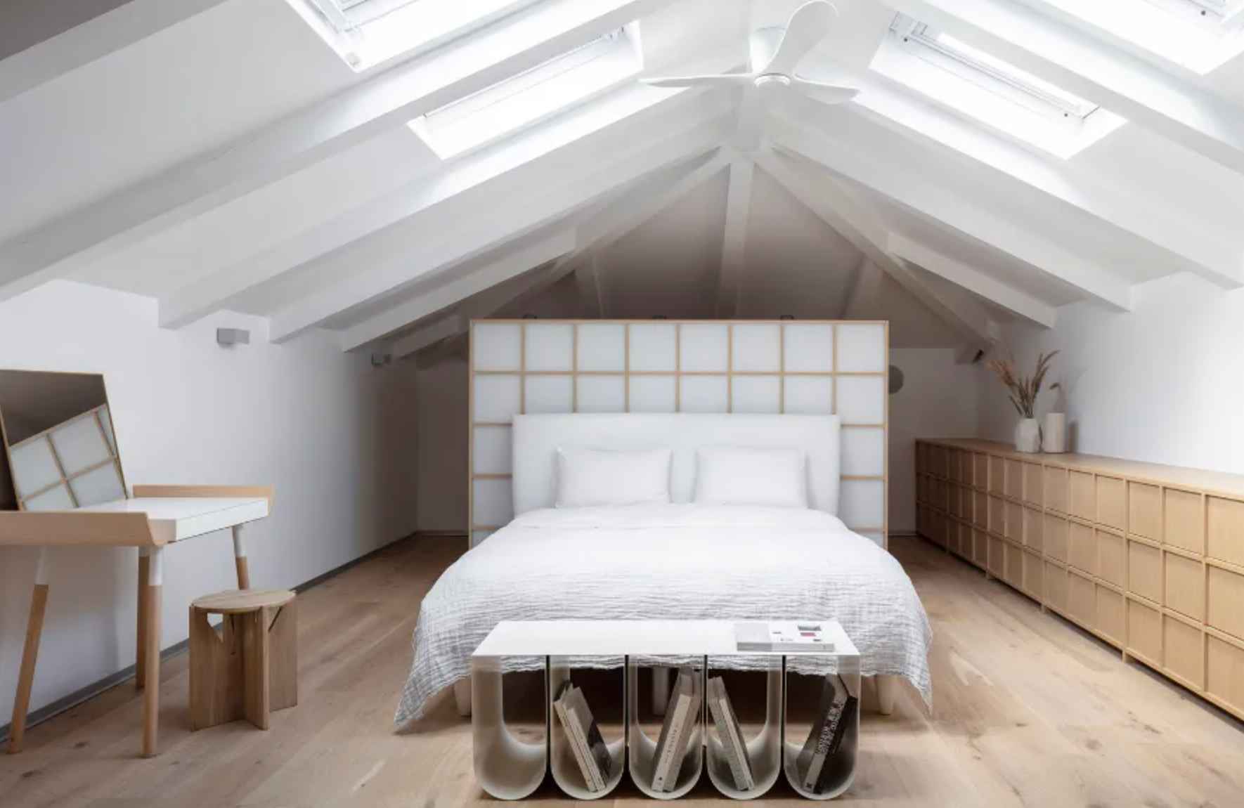 Một Số Mẫu Thiết Kế Phòng Ngủ Gác Mái Đẹp