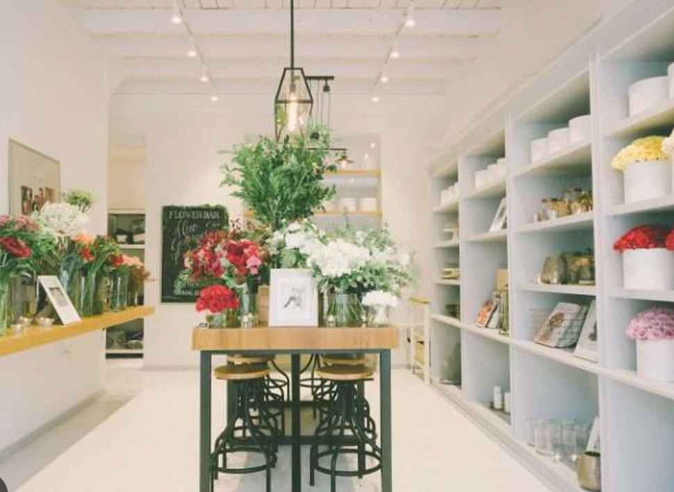 Thiết kế shop hoa tươi Thiết kế shop hoa tươi tối giản