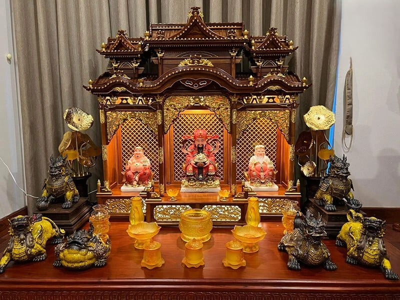 sắp xếp bàn thờ