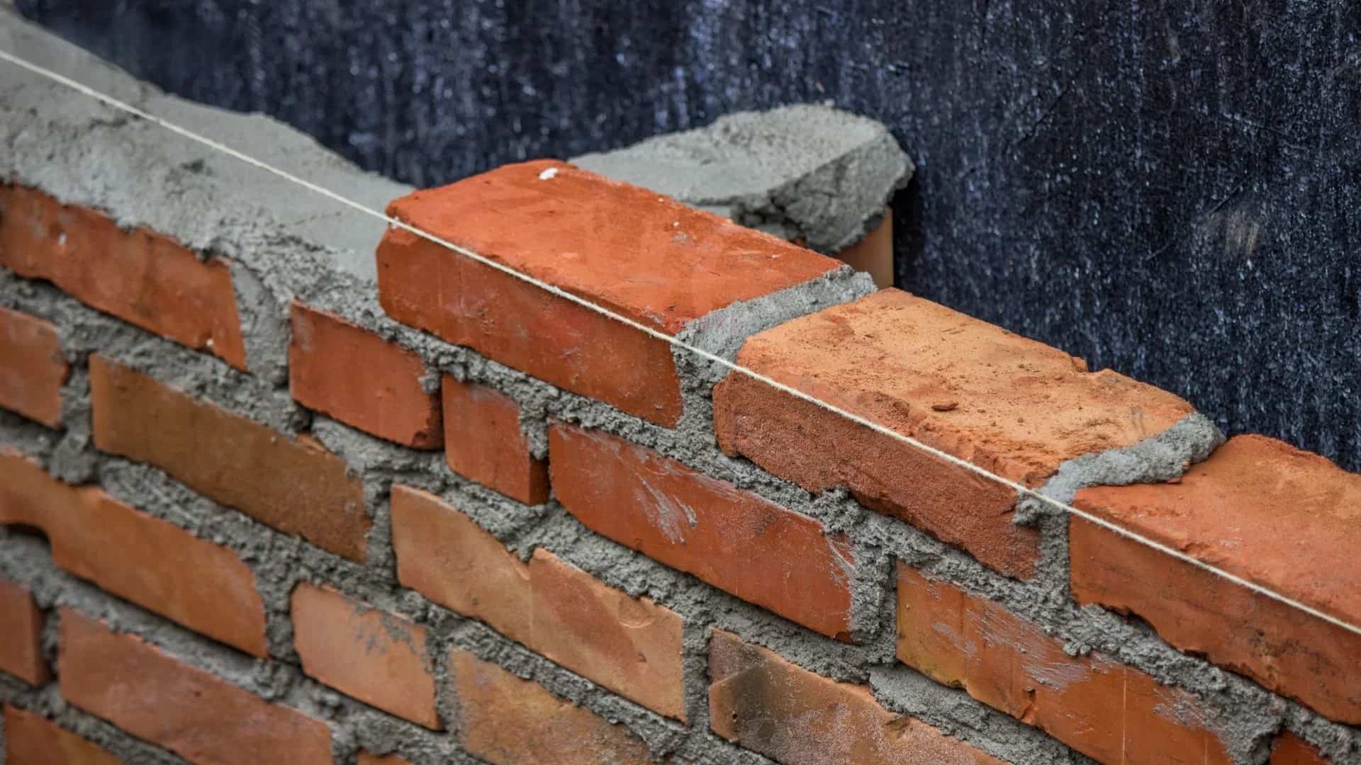 nên xây tường 10 hay 20